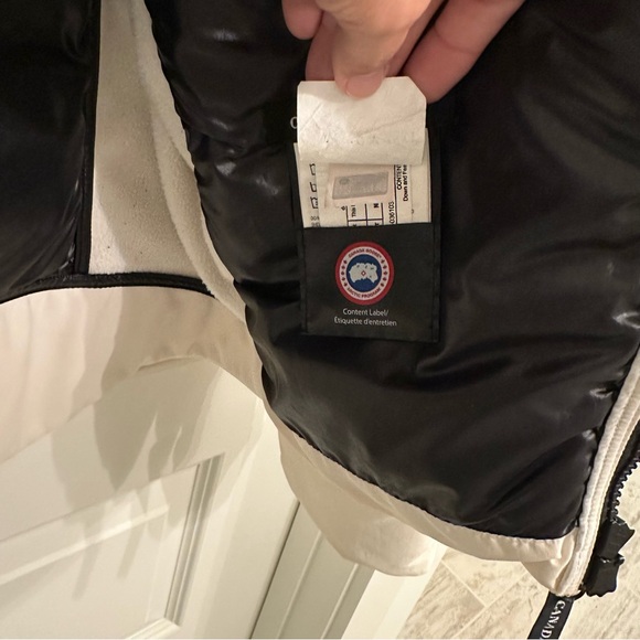 Canada Goose HyBridge Down Jacket - cream with black zippers - Picture 6 of 11